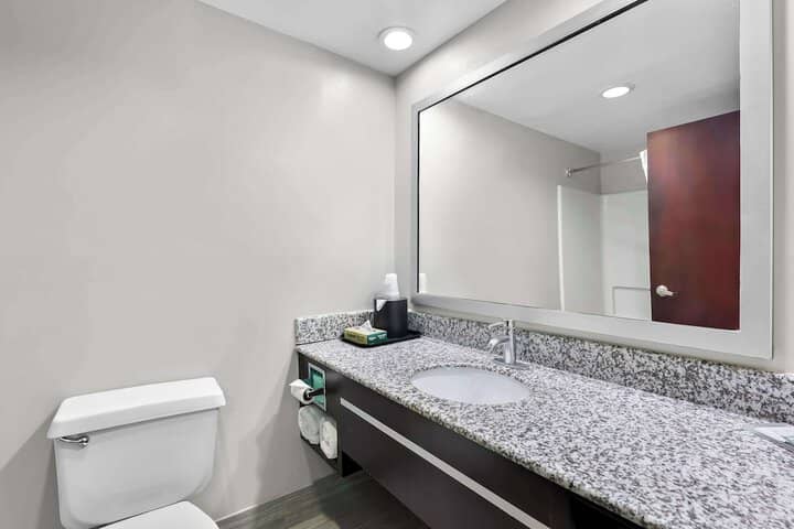 Room 15 of 25