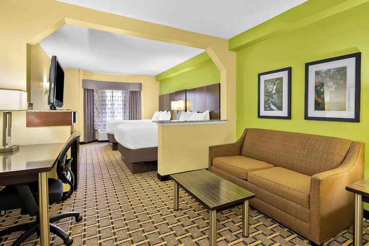 Room 5 of 25