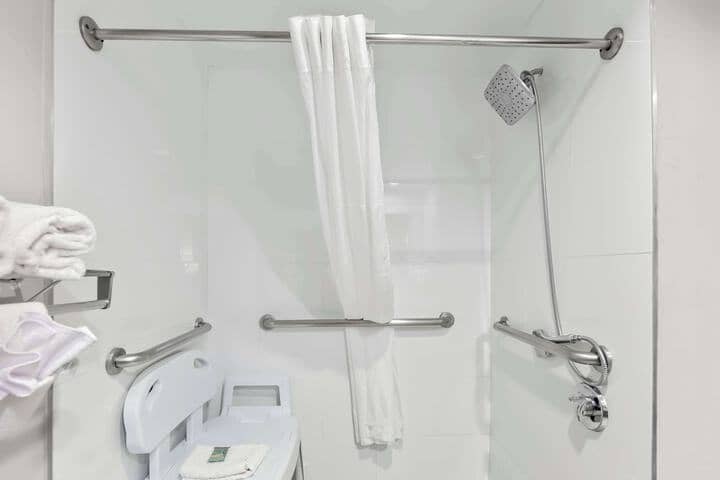 Room 18 of 25